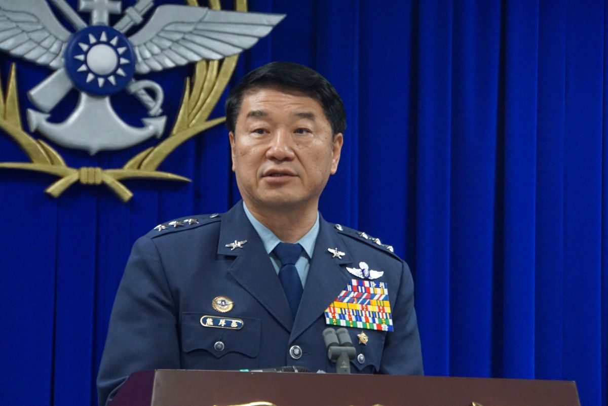 ▲0102黑鷹直升機失事，造成8名將士殉職，空軍司令熊厚基自請處分記過一次。（圖／記者呂炯昌攝, 2020.2.15）