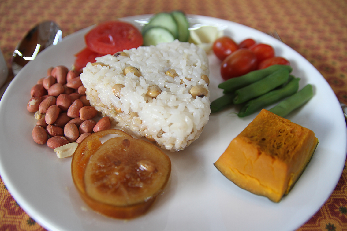 ▲花蓮好市集從2月份開始，每週六推出活力早餐，集合小農的新鮮食材，提供給前來享用餐點的民眾。（圖／記者鄭志宏攝）