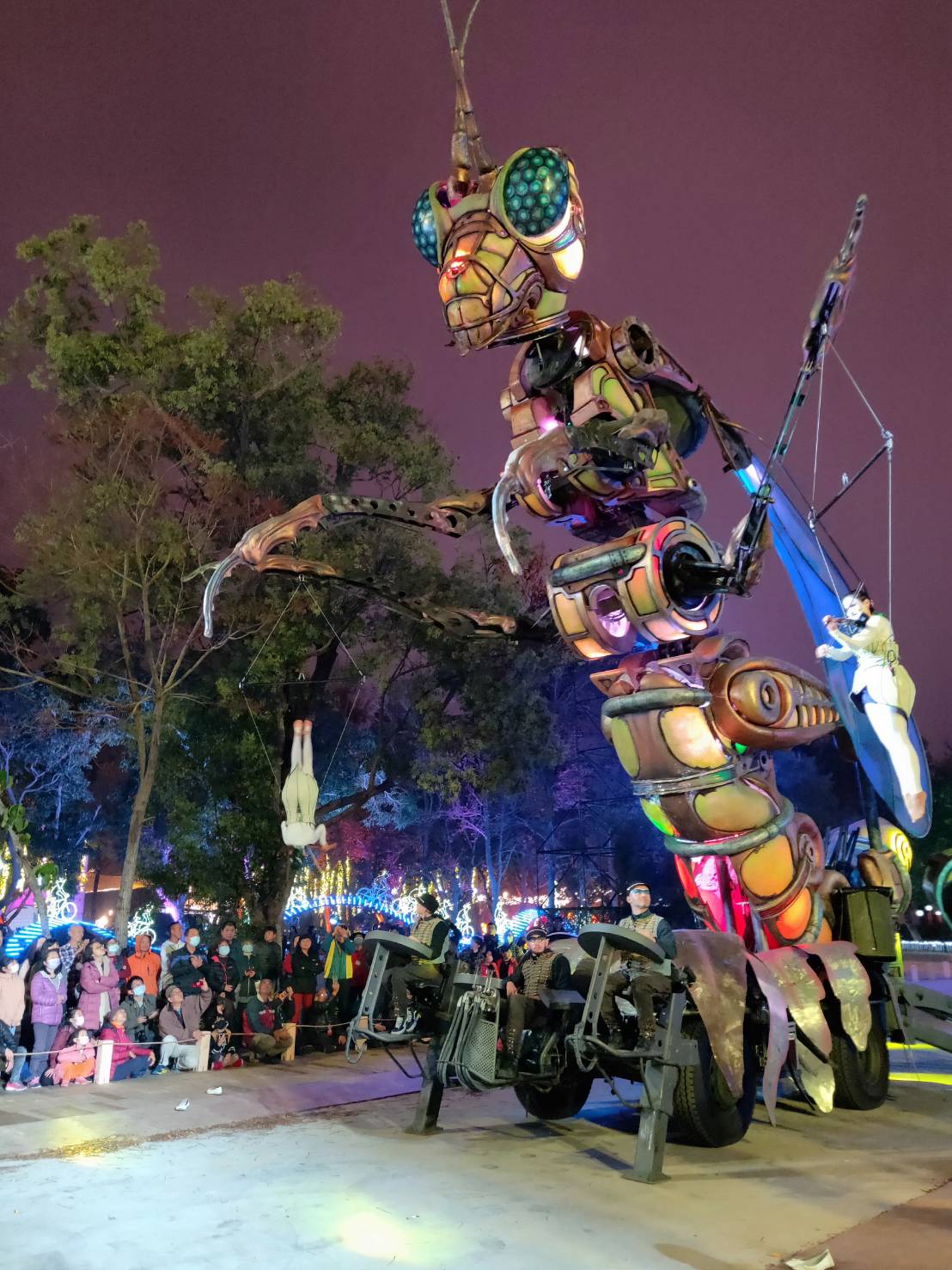 ▲台灣燈會后里森林園區，「森林機械巨蟲秀」，史上最精采、最有科技感的台灣燈會。(圖／柳榮俊攝2020.2.15)