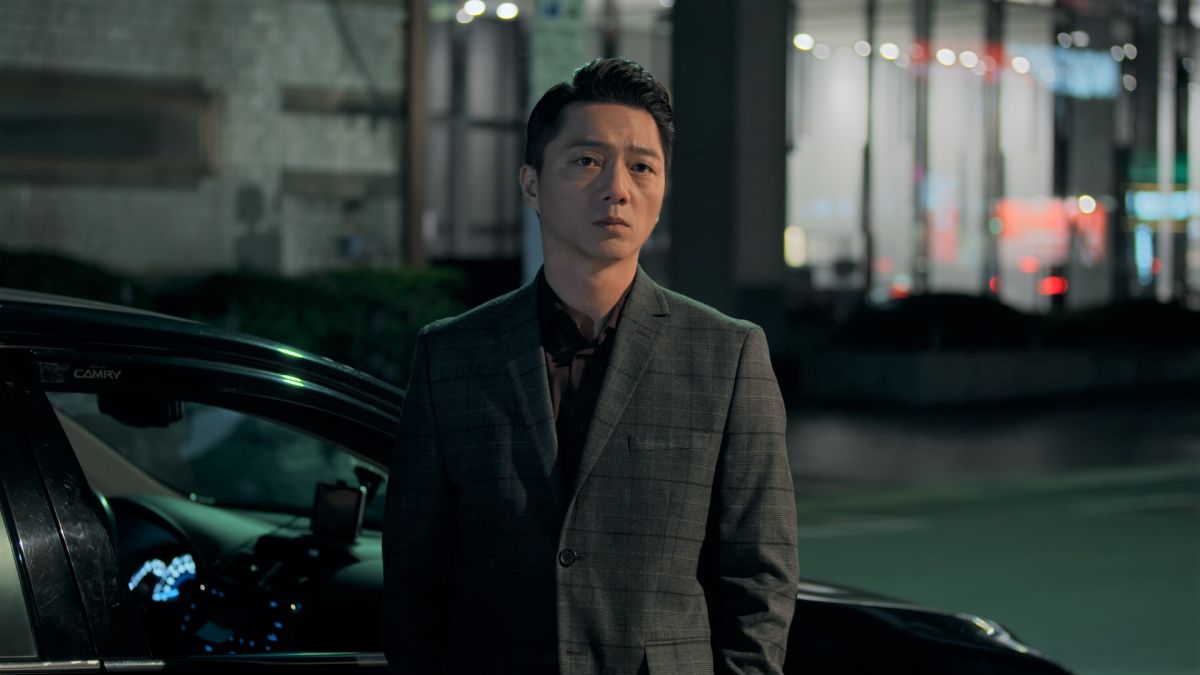 ▲《鏡子森林》藍葦華詮釋幫派大哥，又是居家暖男，展現豐富層次。（圖／公視提供）