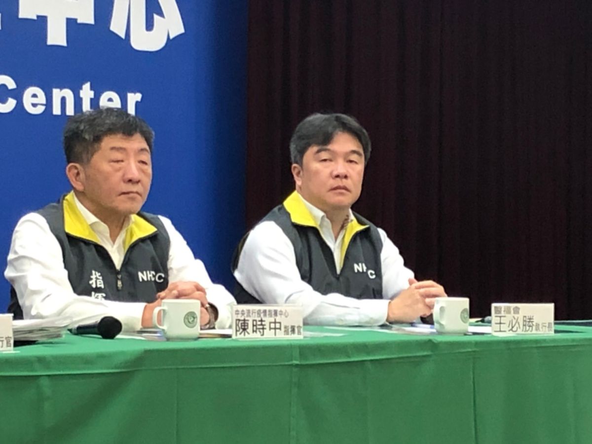 ▲中央流行疫情指揮中心指揮官陳時中（左）。（記者趙毓琪攝）