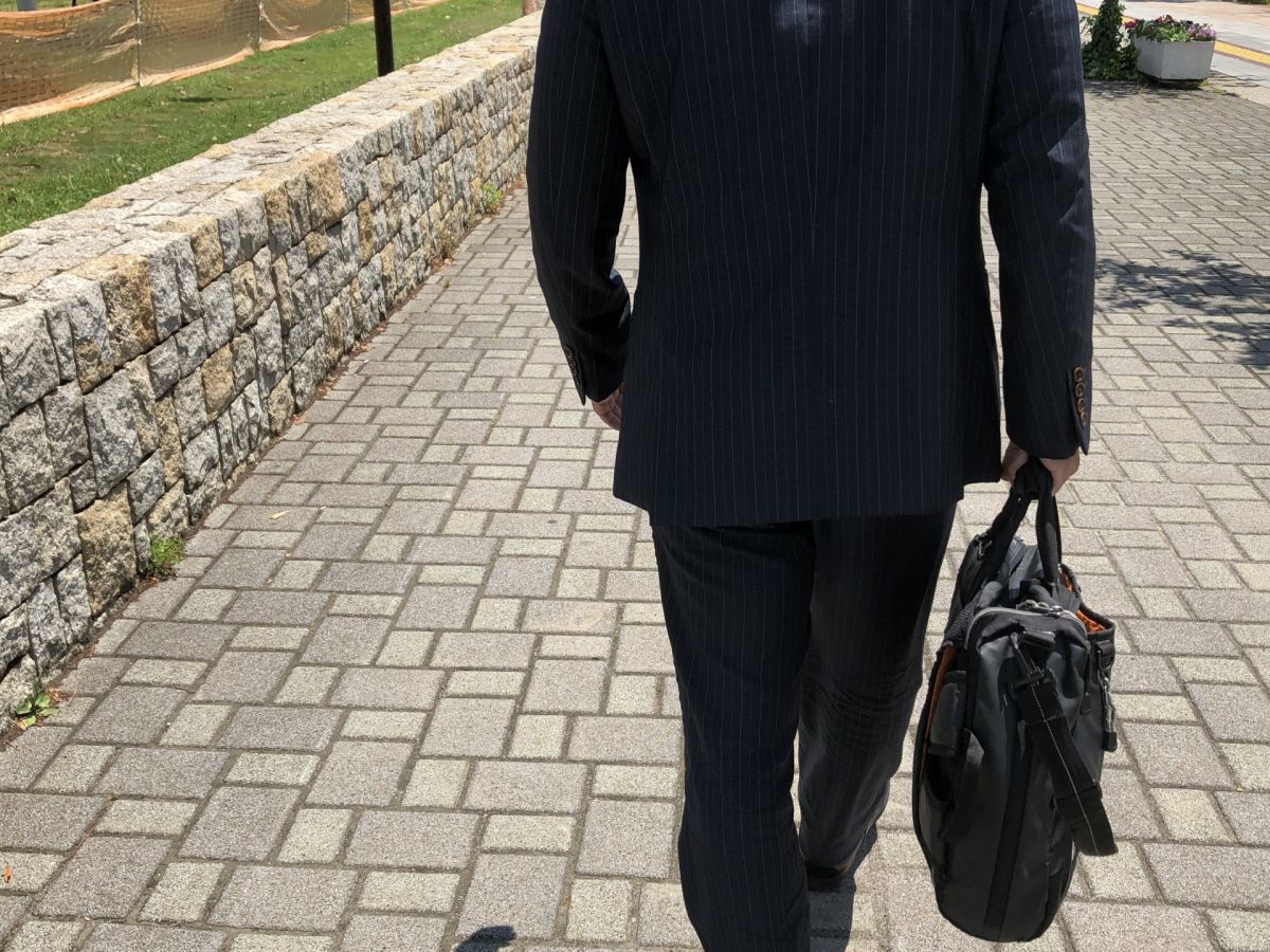 ▲日本多名武漢肺炎確診病例發燒時都還去上班，就有在地人點破背後原因。（示意圖／取自 photoAC ）