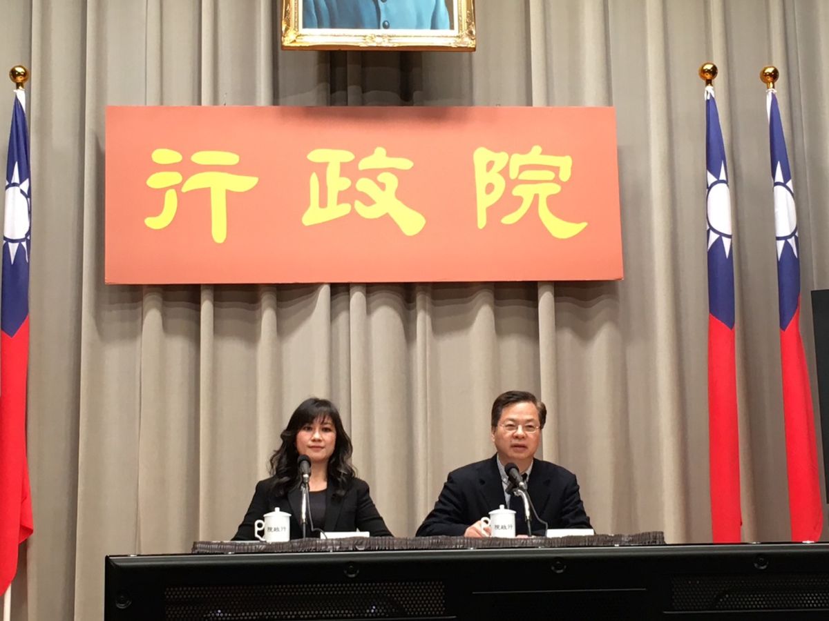 ▲行政院政務委員龔明鑫與發言人