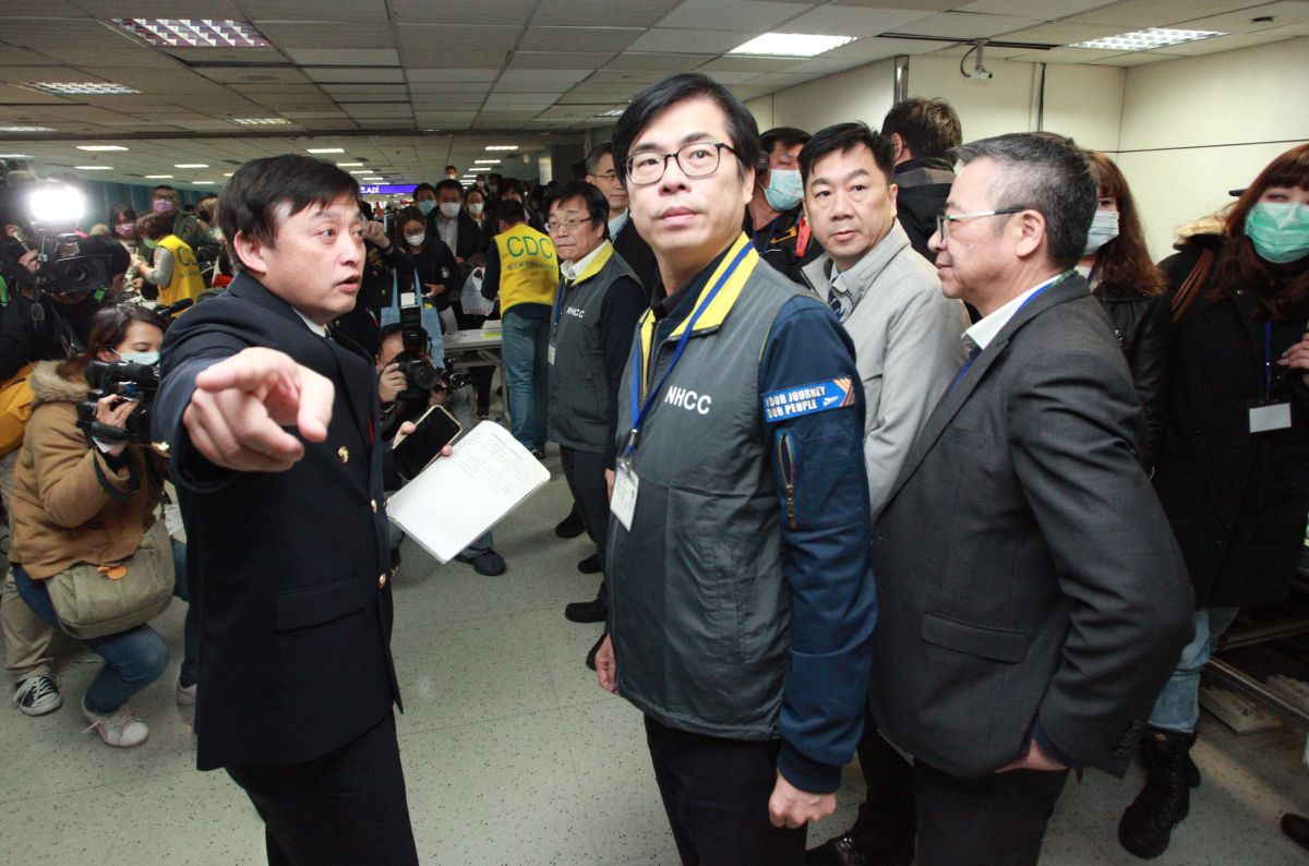 ▲國民黨團要求立即開設一級應變中心，陳其邁表示，台灣有非常完善的防疫法制，從sars之後傳染病防治法修訂，無論感染病感控或應變機制都有相關的法規訂定，相信疫情很快就可以獲得控制。（圖／記者李春台攝, 2020.02.17）