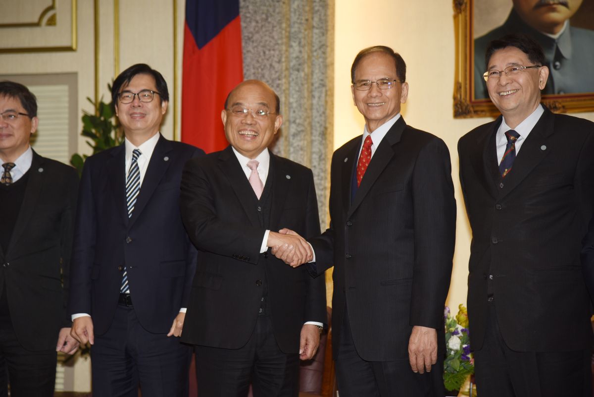 ▲行政院院長蘇貞昌18日拜會立法院院長游錫堃，為紓困條例爭取支持。（圖／記者陳明安攝 2020.02.18）