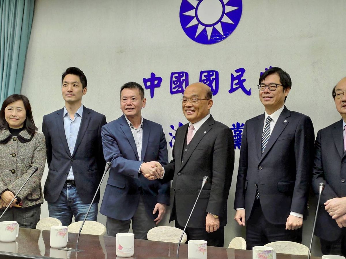 行政院長蘇貞昌上午到立法院拜會立法院長蘇貞昌，以及各黨團。 (圖/記者吳承翰攝)