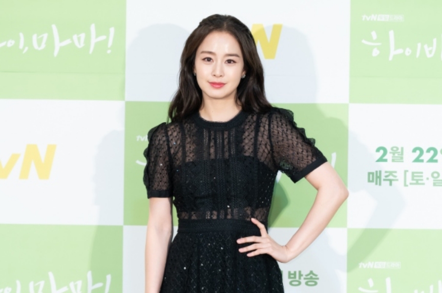 ▲藝人金泰希（如圖）睽違13年再次來台，身穿灰色針織衫搭配鴨舌帽現身機場，氣質出眾、膚況亮麗，仍舊展現韓流女神風采，粉絲見到本尊激動直呼「太美了！」（圖／翻攝自金泰希IG）