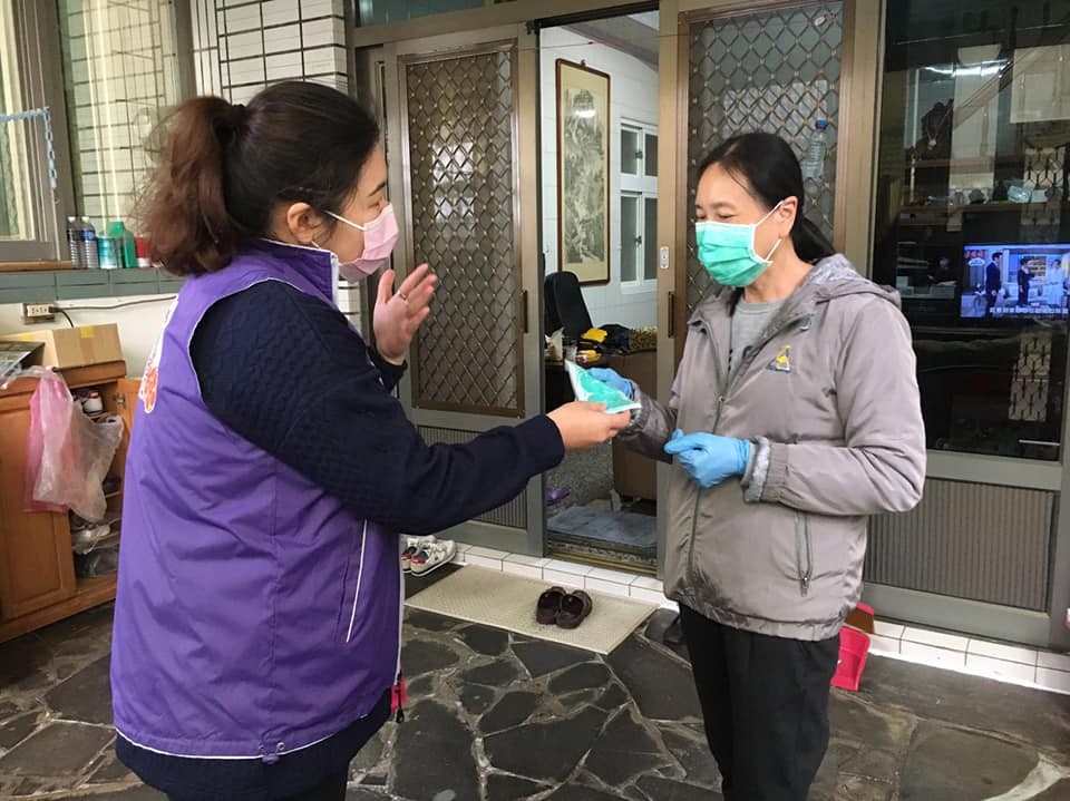 ▲澎湖一對母女列居家檢疫，因無親友協助採購生活用品陷入困境，縣長賴峰偉震怒要求防疫如作戰將嚴辦失職人員。（圖／澎湖縣政府提供）