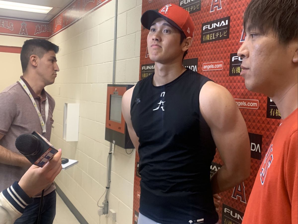 ▲大谷翔平上臂肌肉成為焦點。（圖／取自Rhett Bollinger推特）