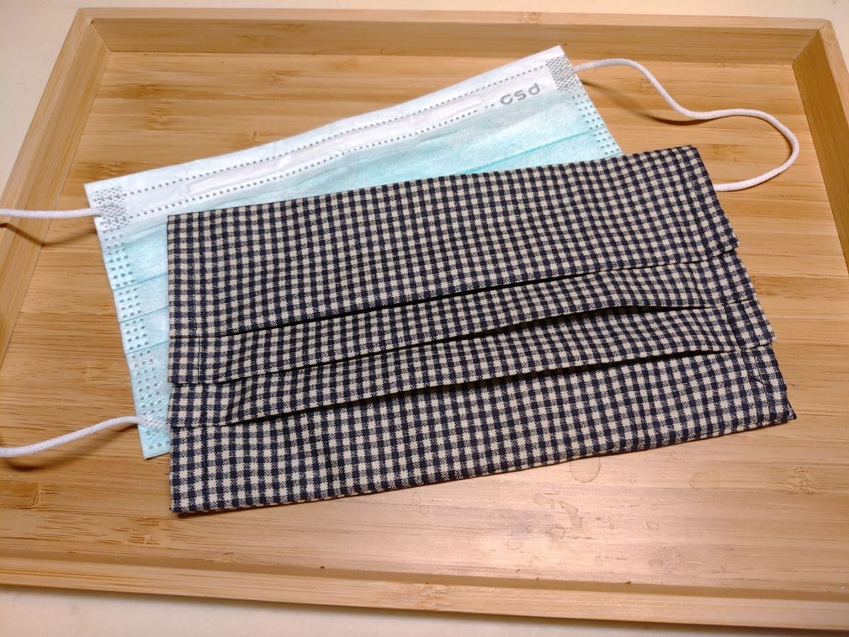 ▲口罩外套。（圖／翻攝自臉書）