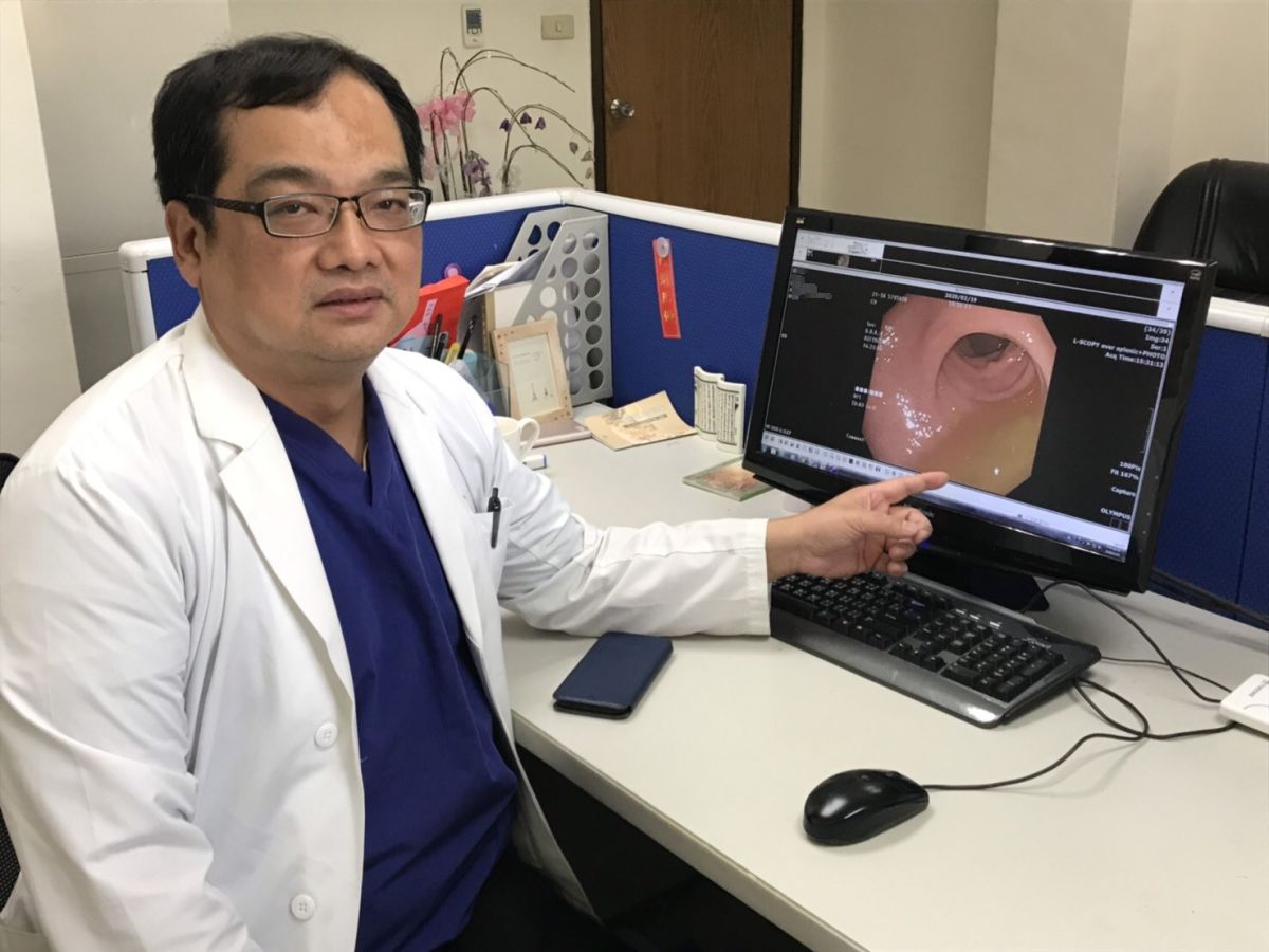 ▲肝膽腸胃專科醫師彭彥鈞說明急性、慢性腹瀉的區分。（圖／臺中榮總嘉義分院提供）