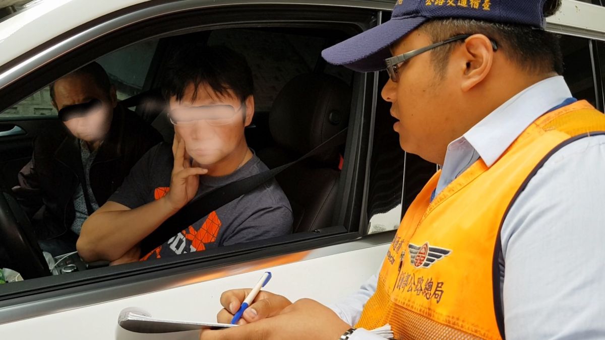 ▲因全台第一起武漢肺炎確診死亡案例是白牌車司機，恐成防疫漏洞，即日起，監理站擴大加強稽查取締違法經營的白牌車。（圖／記者陳雅芳攝，2020.02.21）