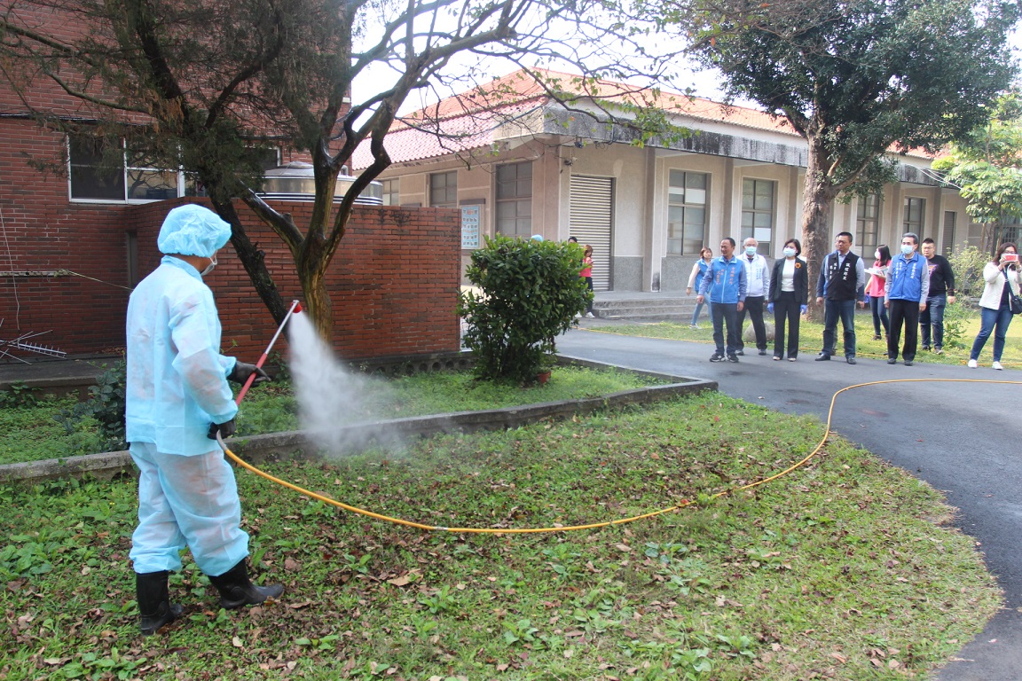 ▲雲林縣於國中小學校25日開學前，自21日起進行校園消毒。（圖／記者簡勇鵬攝，2020.02.21）