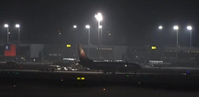 ▲中央流行疫情指揮中心表示，今晚共有20名國人搭乘華航班機CI7550包機返台。