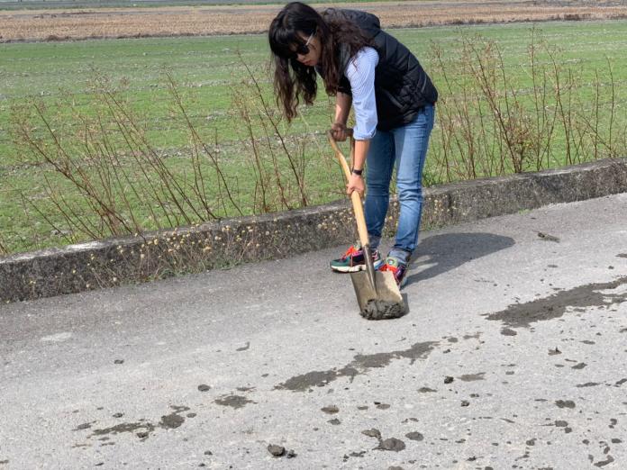 影／農耕機具須清洗再上路　避免污染道路
