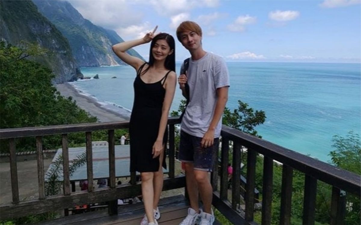 ▲夏如芝（左）去年大方認愛小7歲的男友張捷（右）。（圖／翻攝張捷IG） 
