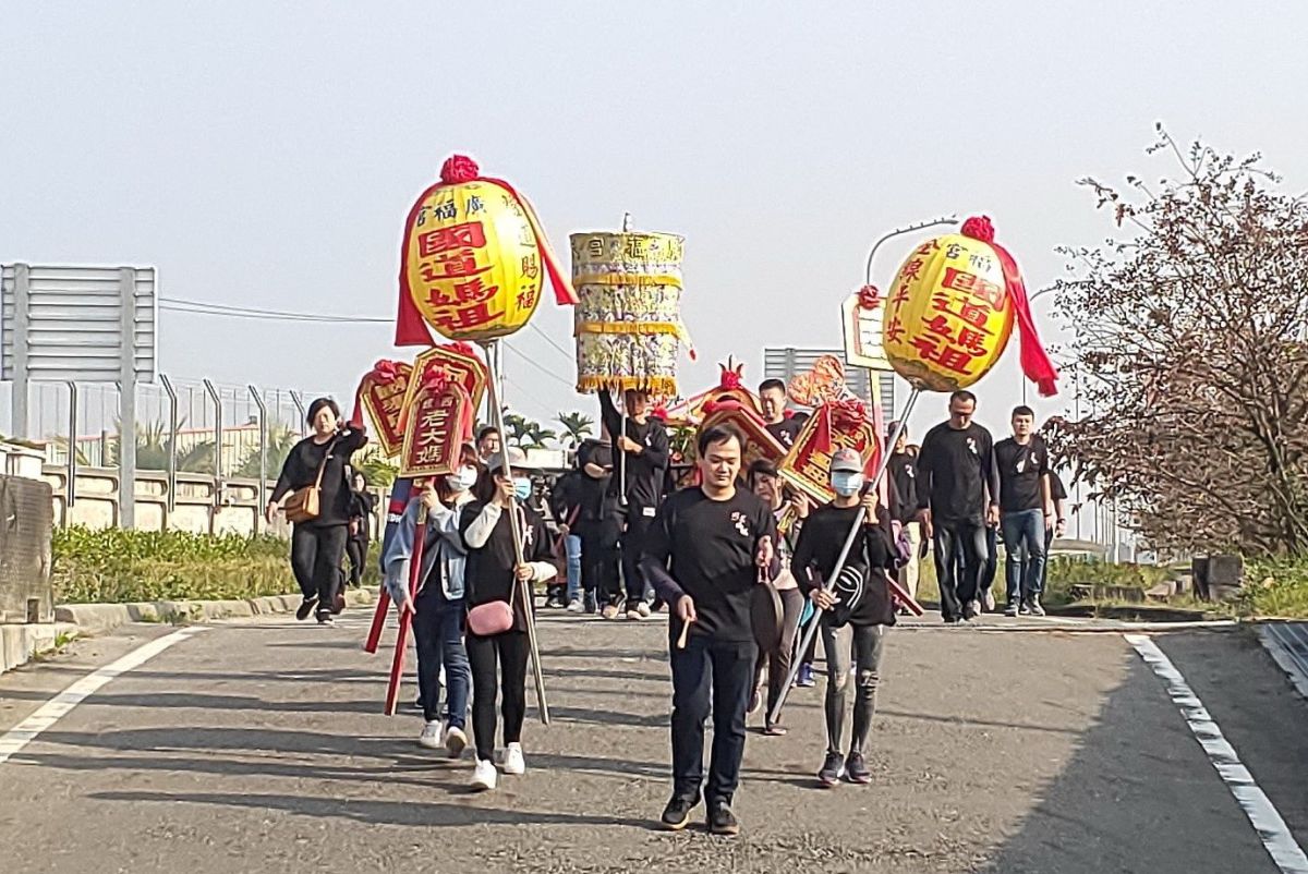 ▲西螺廣福宮「國道媽祖」從西螺南下服務區出發。（圖／記者簡勇鵬攝，2020.02.22）