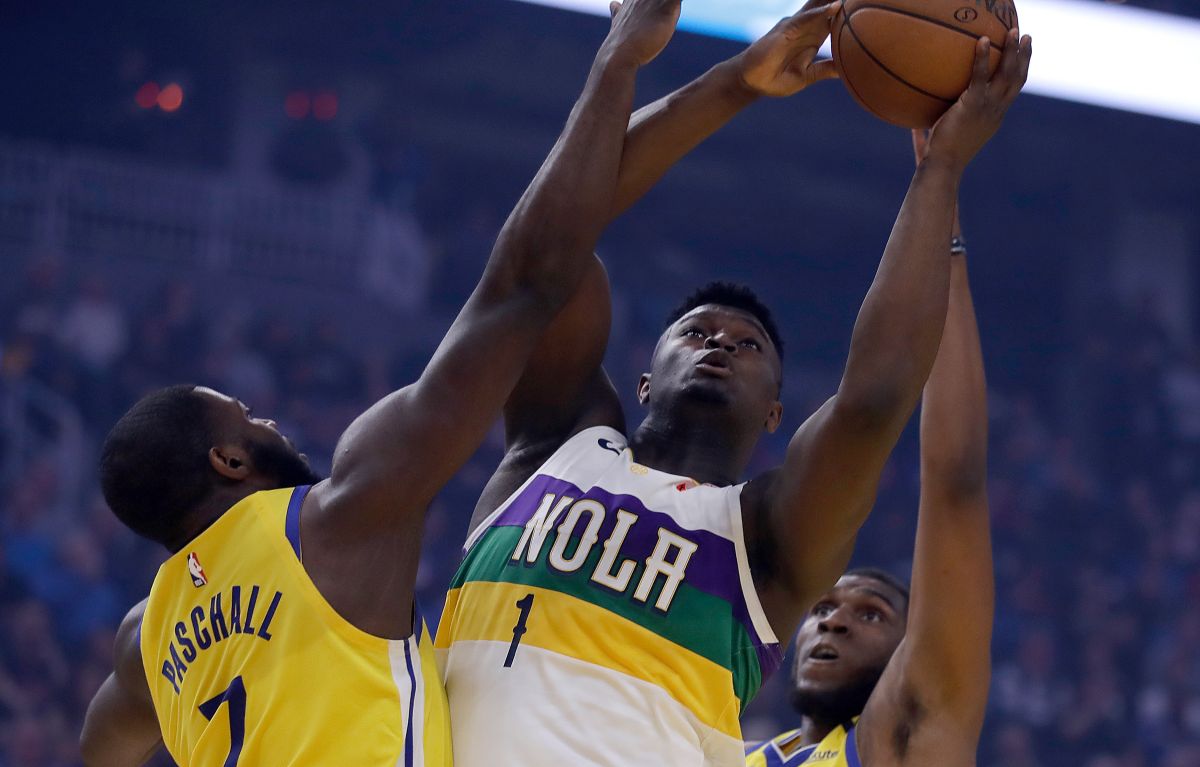 Zion Williamson肆虐對手禁區。（圖／美聯社／達志影像）