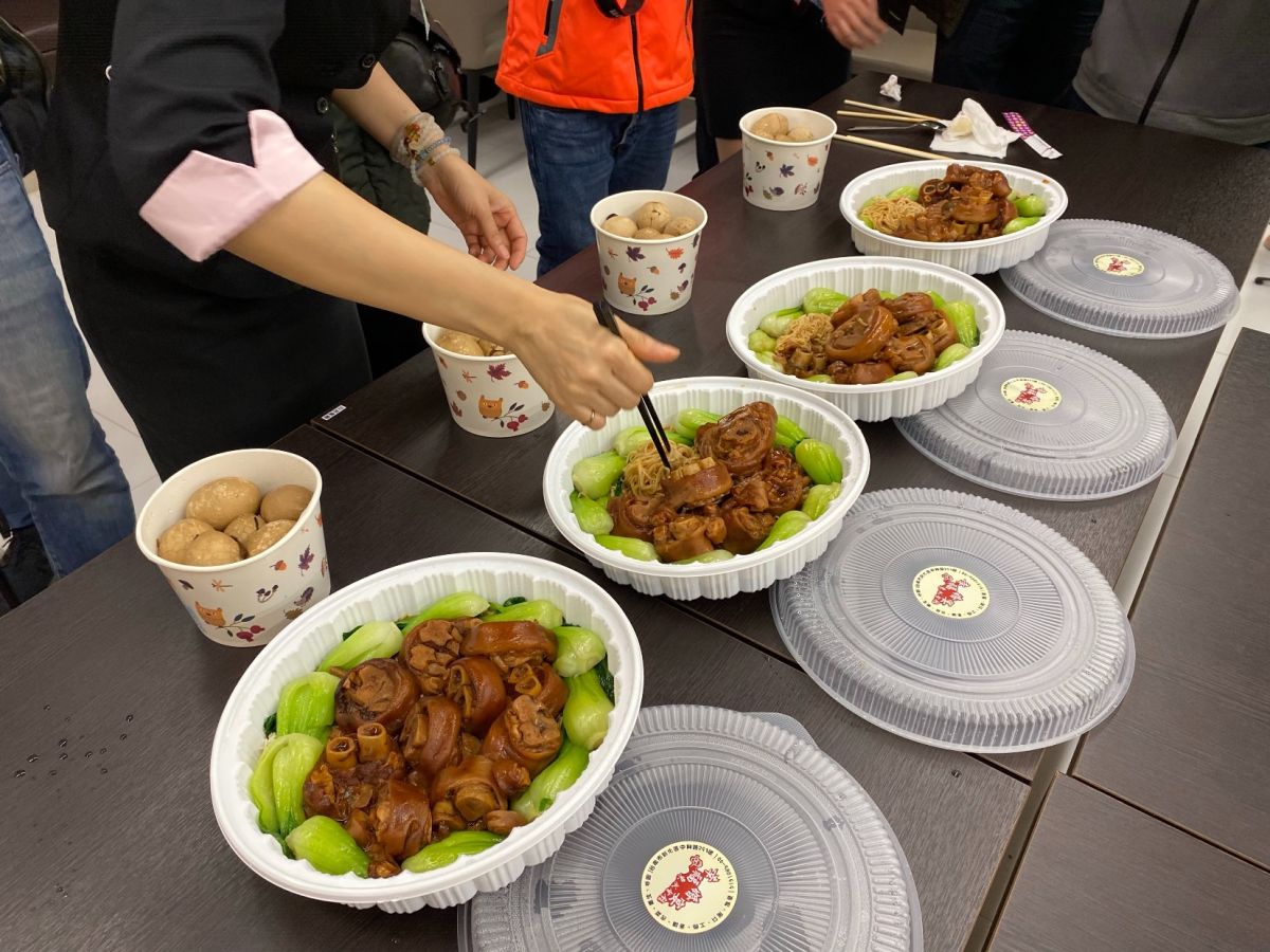 ▲白曝豬腳麵線及幸福茶葉蛋。（圖／記者陳聖璋攝，2020.02.24）