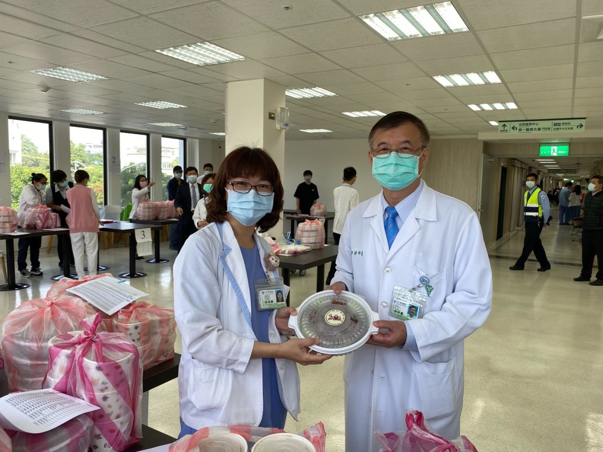▲暖心暖胃的防疫幸福餐為醫護人員打氣。（圖／記者陳聖璋攝，2020.02.24）