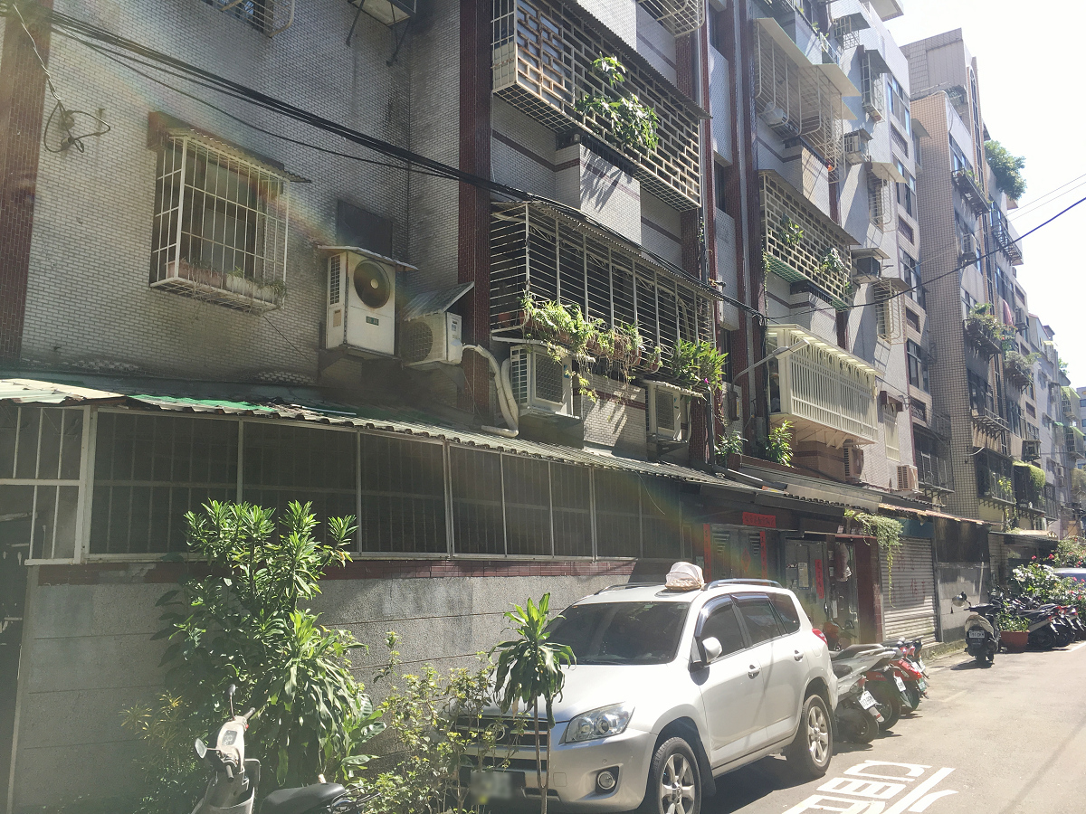 ▲買房前需留意居住安全，可從外在環境、建物設計與社區管理觀察。（圖／信義房屋提供）