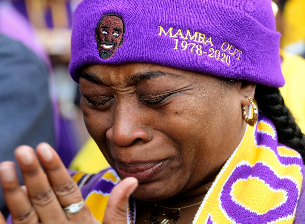 球迷悼念Kobe Bryant （圖／美聯社／達志影像）