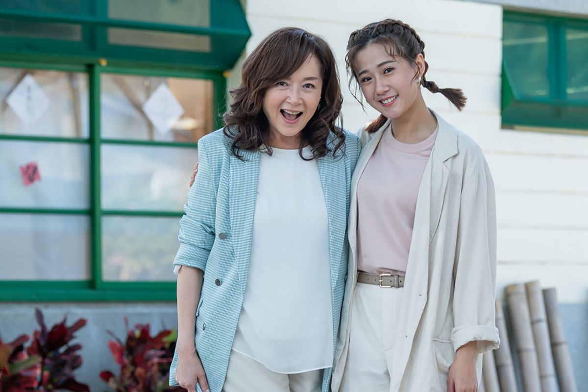 ▲恬妞、方志友於《粉紅色時光》飾演母女檔。（圖／TVBS提供）