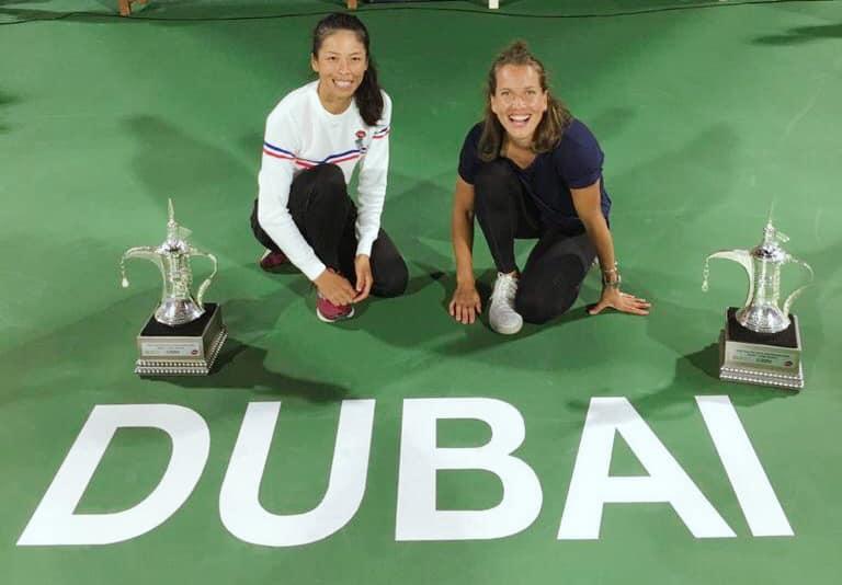 ▲謝淑薇和捷克搭檔Barbora Strycova拿下杜拜網賽女雙冠軍。（圖／取自謝淑薇臉書）