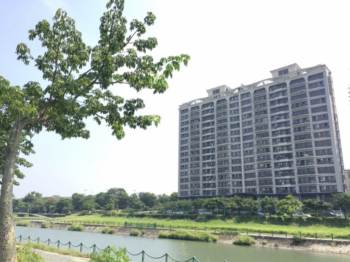 ▲房地合一稅2.0版去年7月上路至今屆滿1年，高雄市在2.0上路後1年的買賣移轉棟數，與前1年相比僅降0.1%，幾乎不受稅改影響。（圖／NOWnews資料照片） 