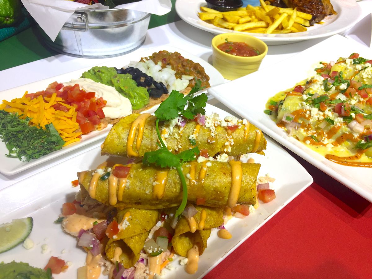 ▲美式連鎖餐廳特別選在餐飲淡季推出全新的墨西哥菜單，同時攜手墨西哥文化辦事處，一次獻上11道料理。（圖／記者黃仁杰攝）