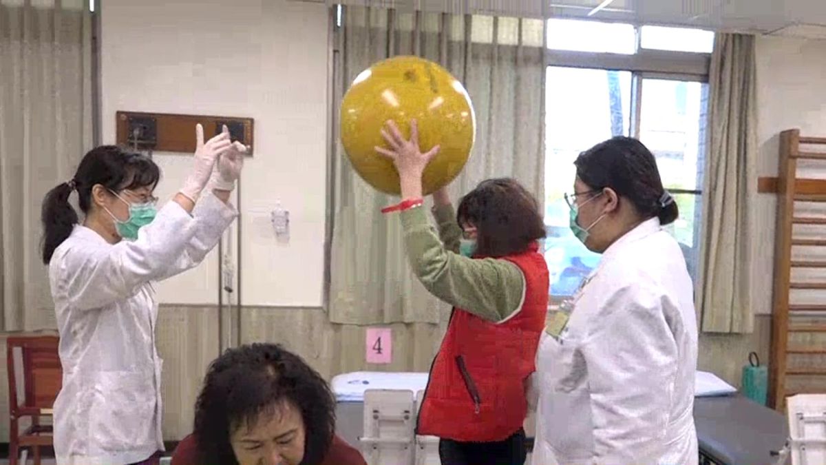 ▲伍姓婦女手術後出院，因擔心傷口疼痛，躺在床上一週未下床走動，未料竟出現急性肺栓塞，彰化醫院搶救後，健科病房給予物理治療。（圖／記者陳雅芳攝，2020.02.27）