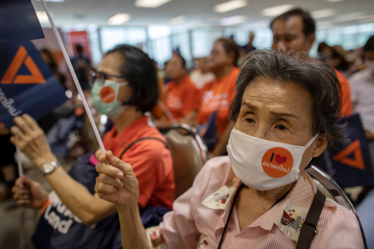 ▲泰國衛生部日前宣布，泰國國民如果曾經前往包括台灣、中國、香港、澳門及新加坡等已發生社區感染的國家及地區，返回泰國後應該「自我觀察」(self observation)14日，並未限制特定國籍的外國人士入境。（圖／達志影像／美聯社）