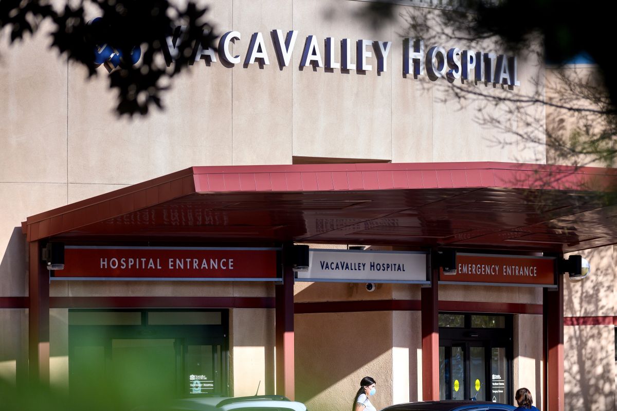 ▲美國加州的索拉諾郡和克拉拉郡，接連傳出不明感染源的武漢肺炎病例。圖為事發的索拉諾郡瓦卡維爾醫療中心（ Vacaville Medical Center ）。（圖／美聯社／達志影像）