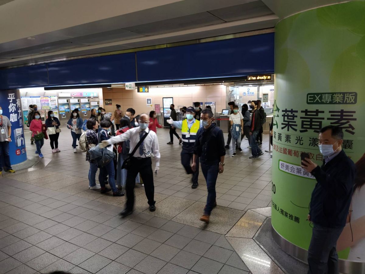 ▲台北捷運自即（29）日起於台北車站試辦增設紅外線熱顯像儀即時偵測旅客體溫，如發現旅客體溫超過37.5度將拒載。（圖／台北捷運提供）