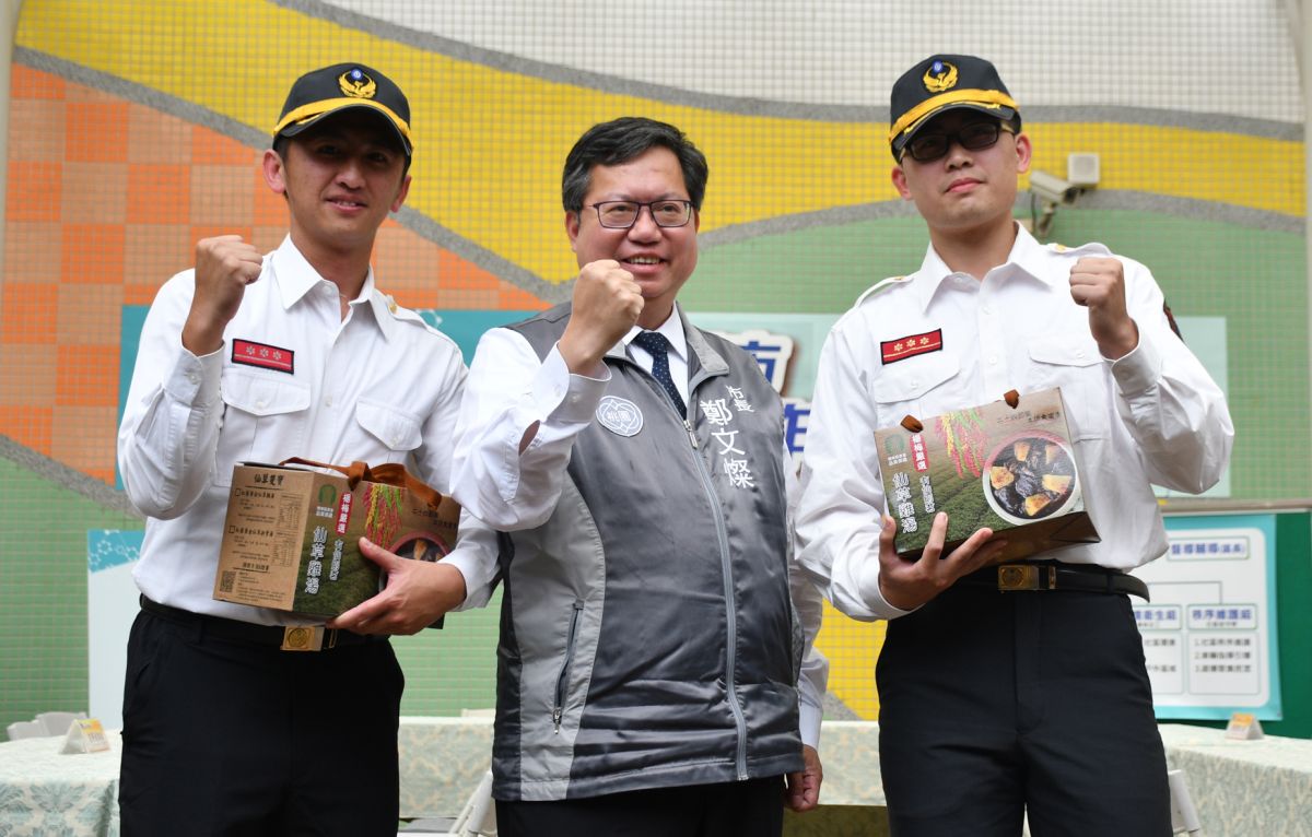 ▲鄭文燦表示希望透過演練，讓所有人員熟悉各項防疫程序，最快時間做出正確應變，有效防堵疫情蔓延，也希望觀摩的里長們，可以先盤點整備自主防疫編組。（圖／記者李春台攝, 2020.02.29）