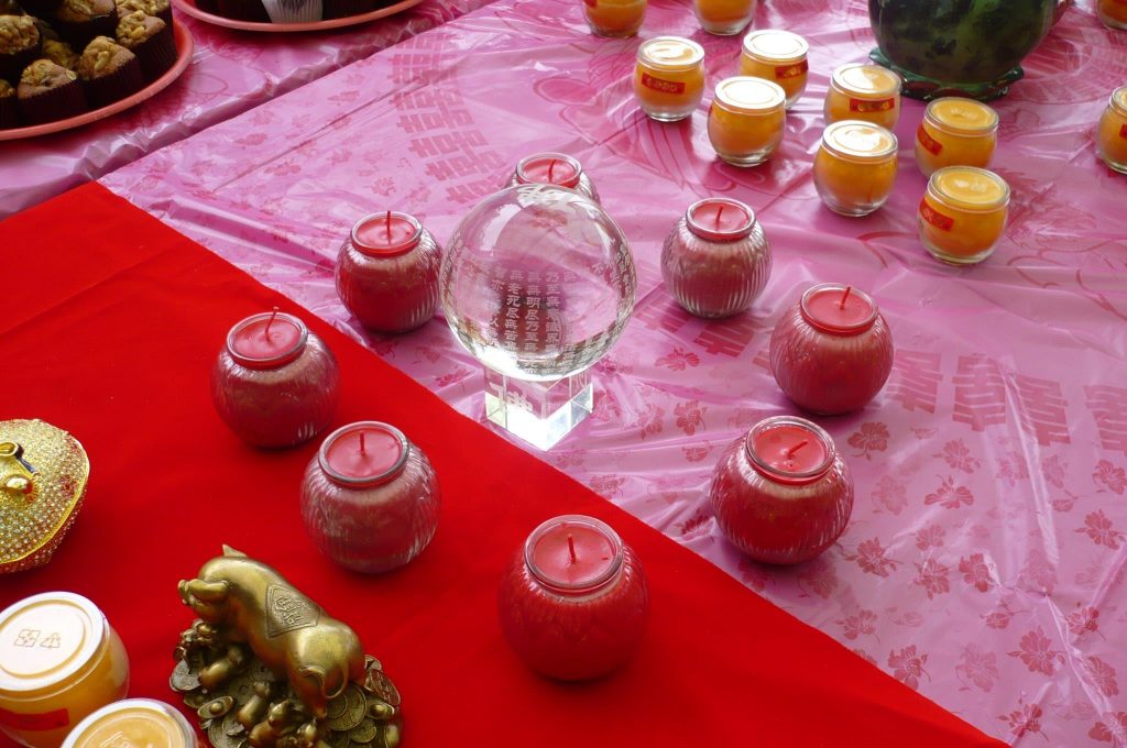 引錢龍水儀式示意圖。（圖／翻攝自國際道家學術總會粉絲專頁粉專）