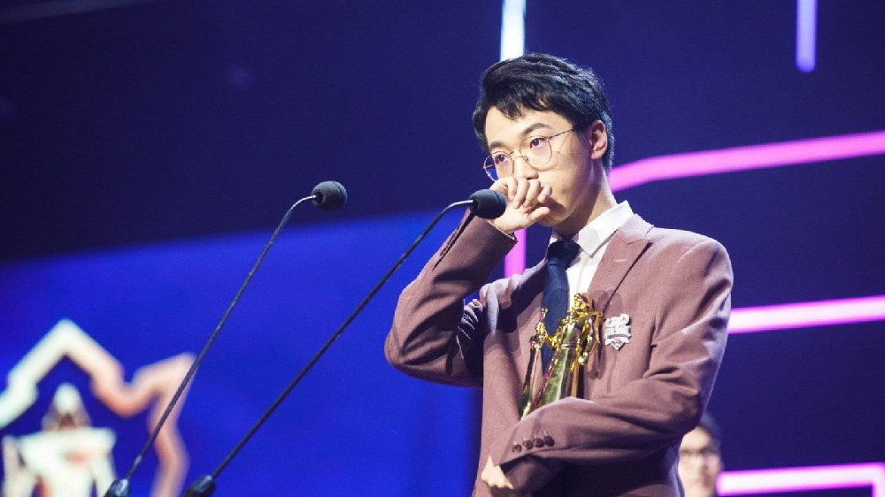 中國解說 Cat 怒噴玩家遭撻伐   圖：翻攝自 CAT 個人微博