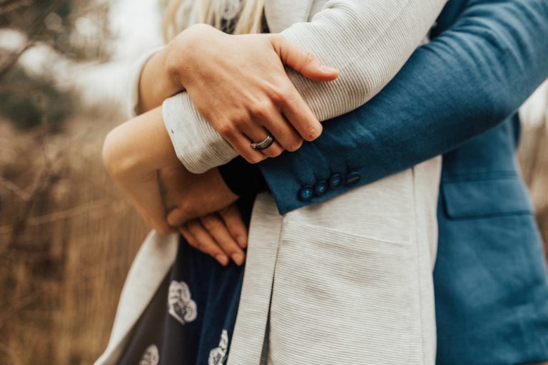  ▲當你的妻子正經歷完流產，身為丈夫的你可以做一些事來幫助妻子恢復健康，以下提供6個建議給丈夫們參考。（圖／Shutterstock）