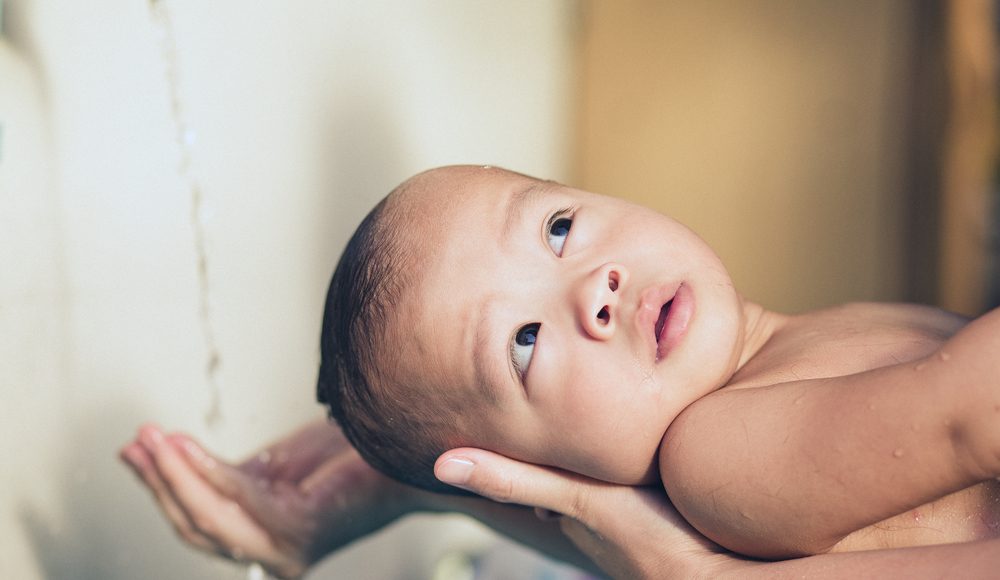  ▲研究發現，冬天出生的嬰兒髖關節脫臼手術發生率，要比夏天出生的嬰兒高出至少兩倍。（圖／Shutterstock）