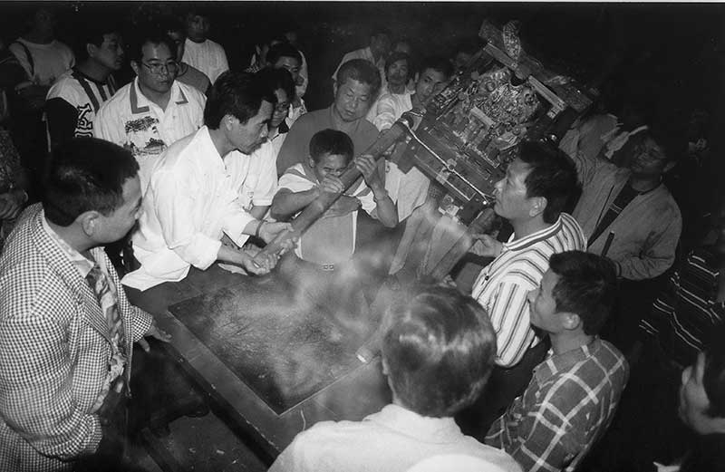 1977年，鹿耳門天后宮重建，媽祖親自「踏廟地」 。（圖／翻攝自鹿耳門天后宮官網）