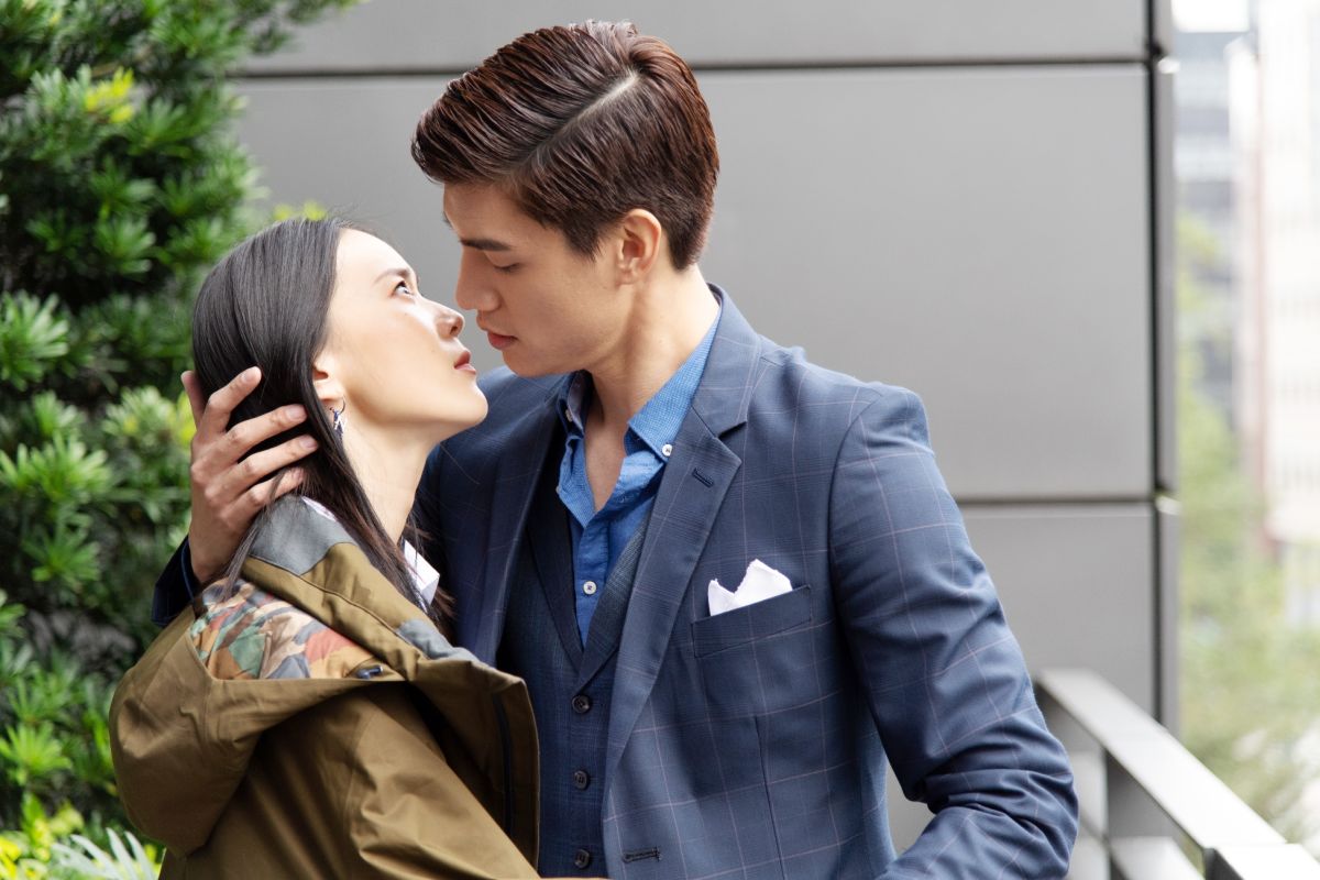 ▲鍾瑶遭羅宏正強吻。（圖 / 三立提供）