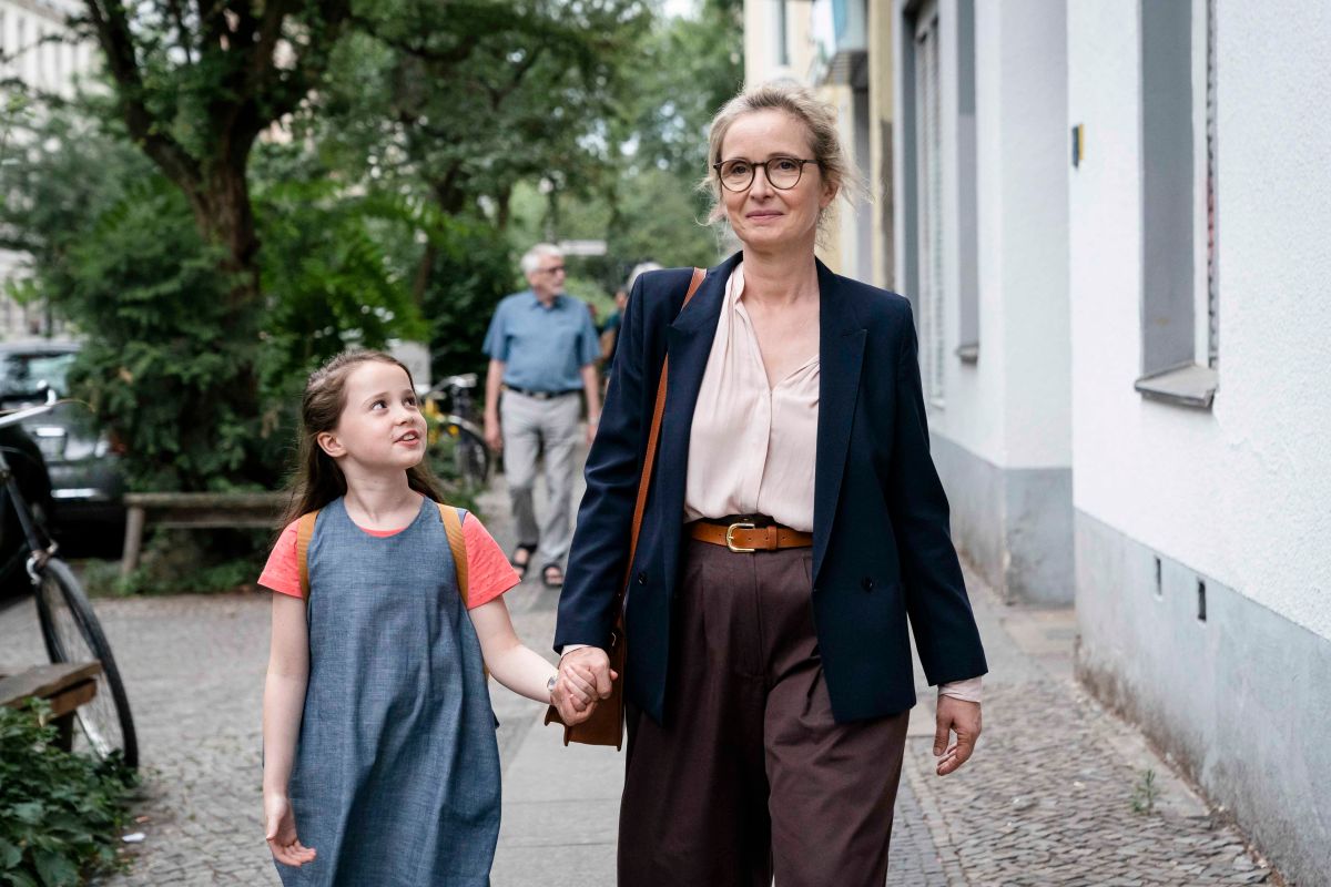 ▲茱莉蝶兒（右）新作傳出資金籌措遇到瓶頸。（圖／天馬行空）