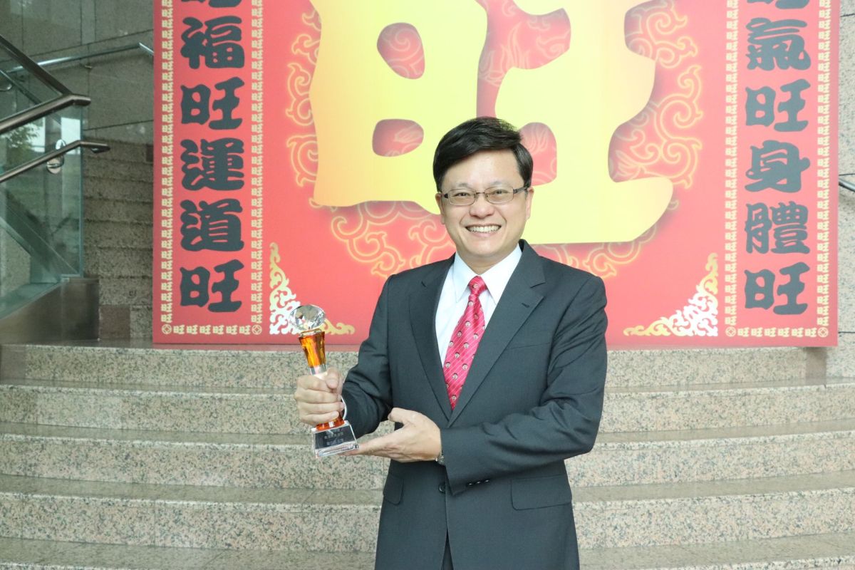 ▲中天氣象主播戴立綱榮獲「2019年度最佳氣象主播獎」肯定。（圖／中天）