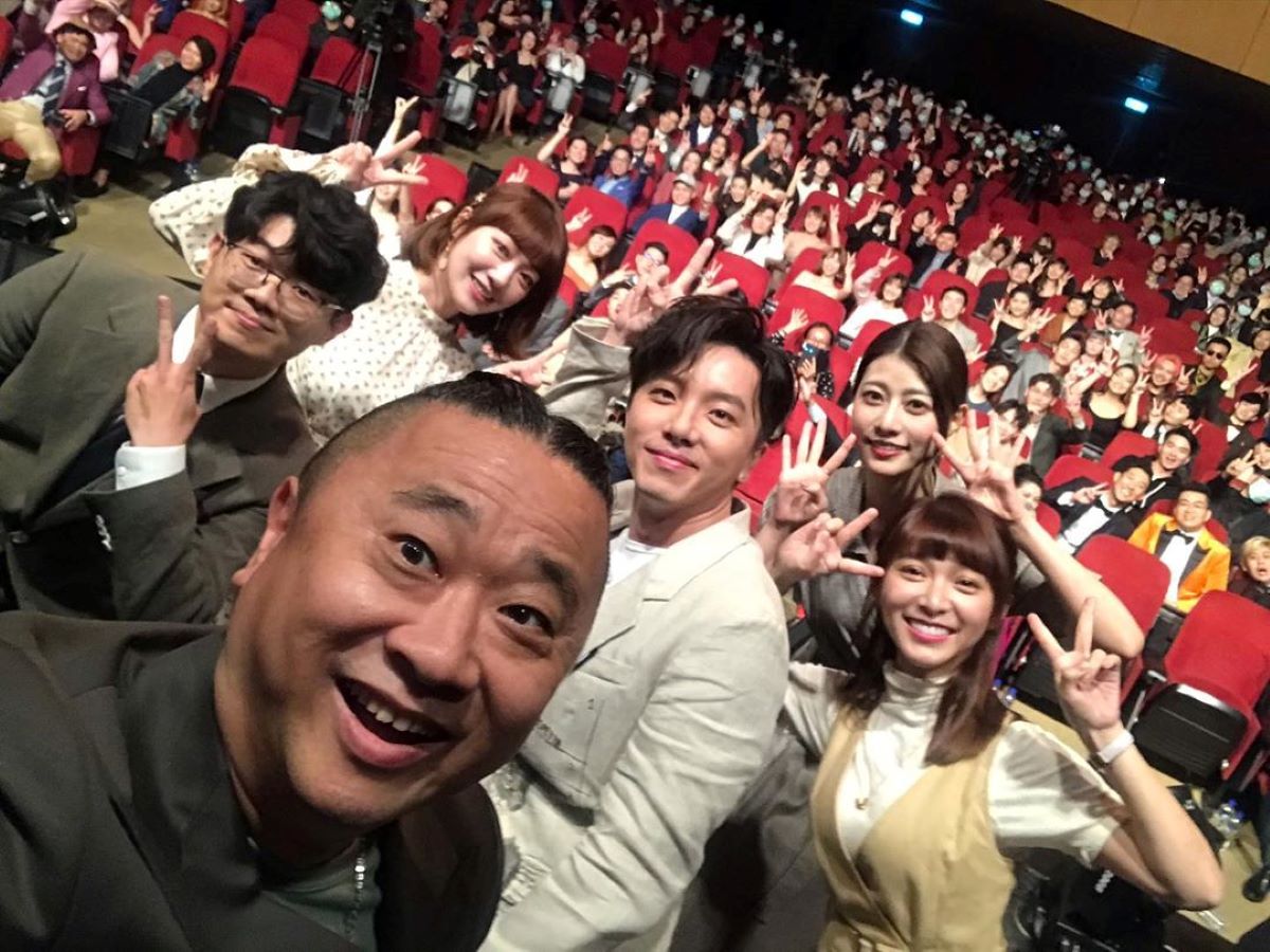 ▲木曜 4 超玩成員 1 日參加 YouTuber 盛宴「走鐘獎」。（圖／翻攝木曜 4 超玩 IG ）