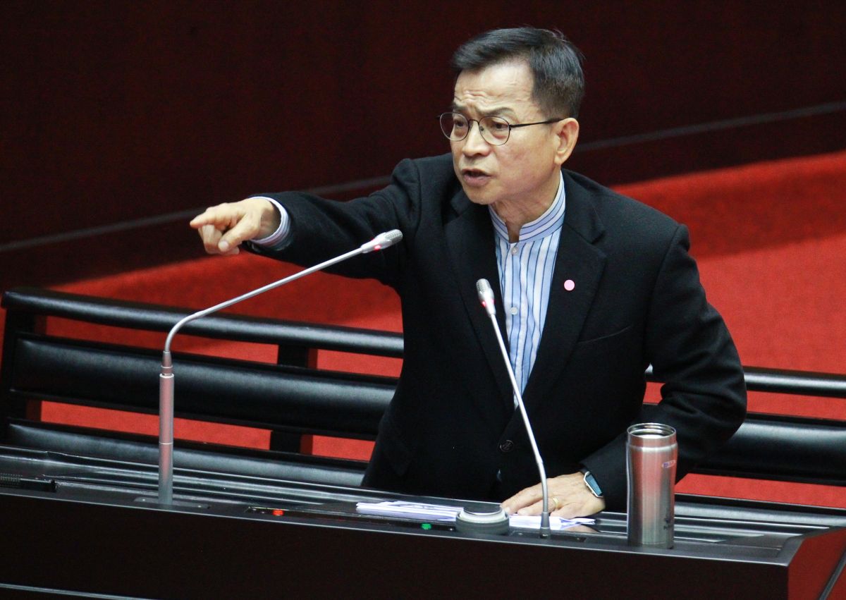 ▲國民黨立委賴士葆說，沒有解決根本的九二共識問題，兩岸根本無法進行對話，等不到春暖花開，可憐的農民已經被判進入銷售的寒冬。（資料照片／記者葉政勳攝）