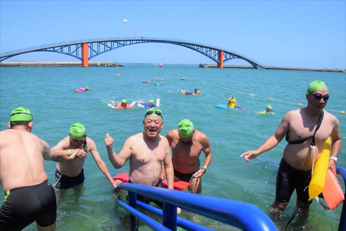 ▲武漢肺炎疫情延燒，為避免清明節人潮造成群聚感染，澎湖縣長賴峰偉宣布防疫期間將停辦泳渡澎湖灣等大型活動。（圖／記者張塵攝，2020.03.03）