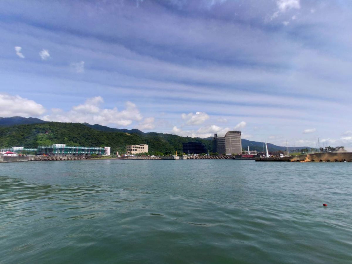 ▲縣府強調，在嚴格控管天際線、守護宜蘭海岸線景觀前提下，有條件建議劃出風景區，避免重複管制。（圖／宜蘭縣政府提供)