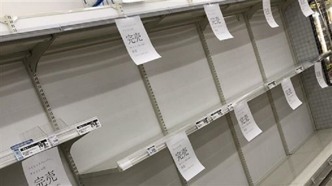 ▲武漢肺炎燒出物資搶購亂象。（示意圖／翻攝推特）