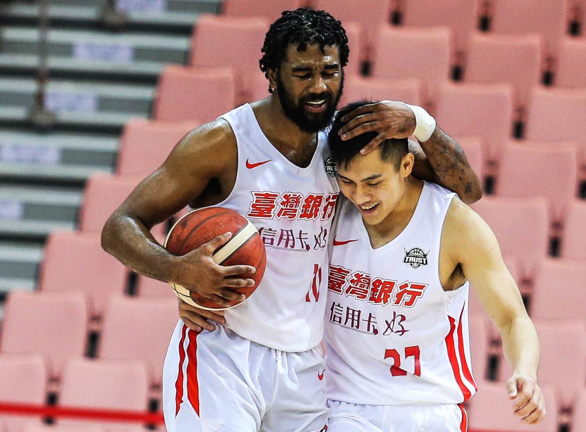 瓊斯是很棒的團隊型洋將，他很願意溝通，手感如果不好也很願意用其他方式幫助球隊