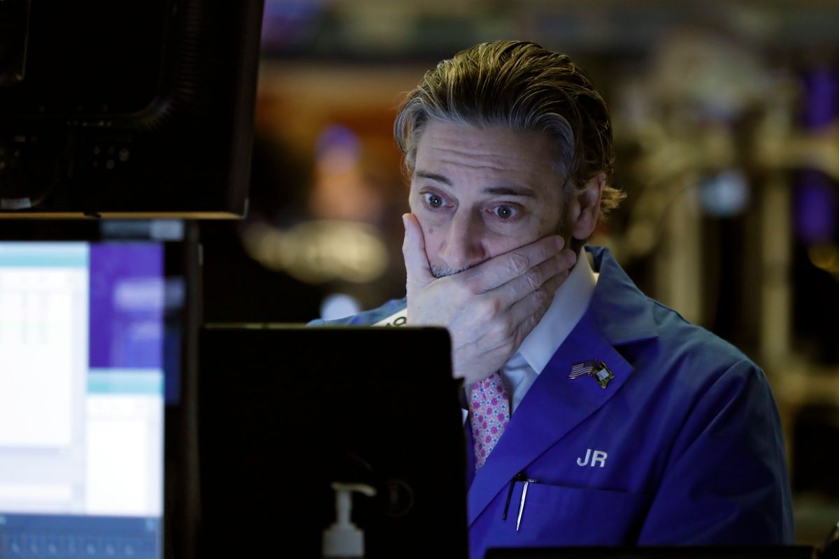 ▲華爾街股市今天（25日）開盤急挫，道瓊指數下跌逾600點，那斯達克指數大跌近350 點。（圖／美聯社／達志影像）